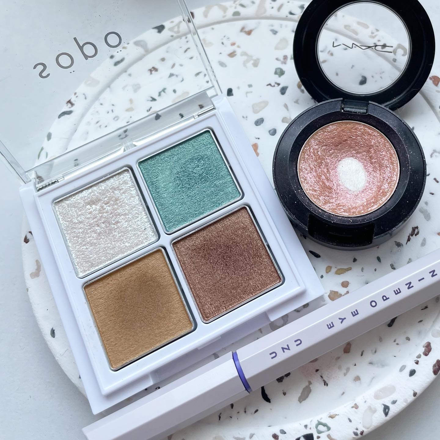 パウダー キス ベルベット ブラー スリム リップスティック マル イット オーバー/M・A・C/口紅を使ったクチコミ（2枚目）