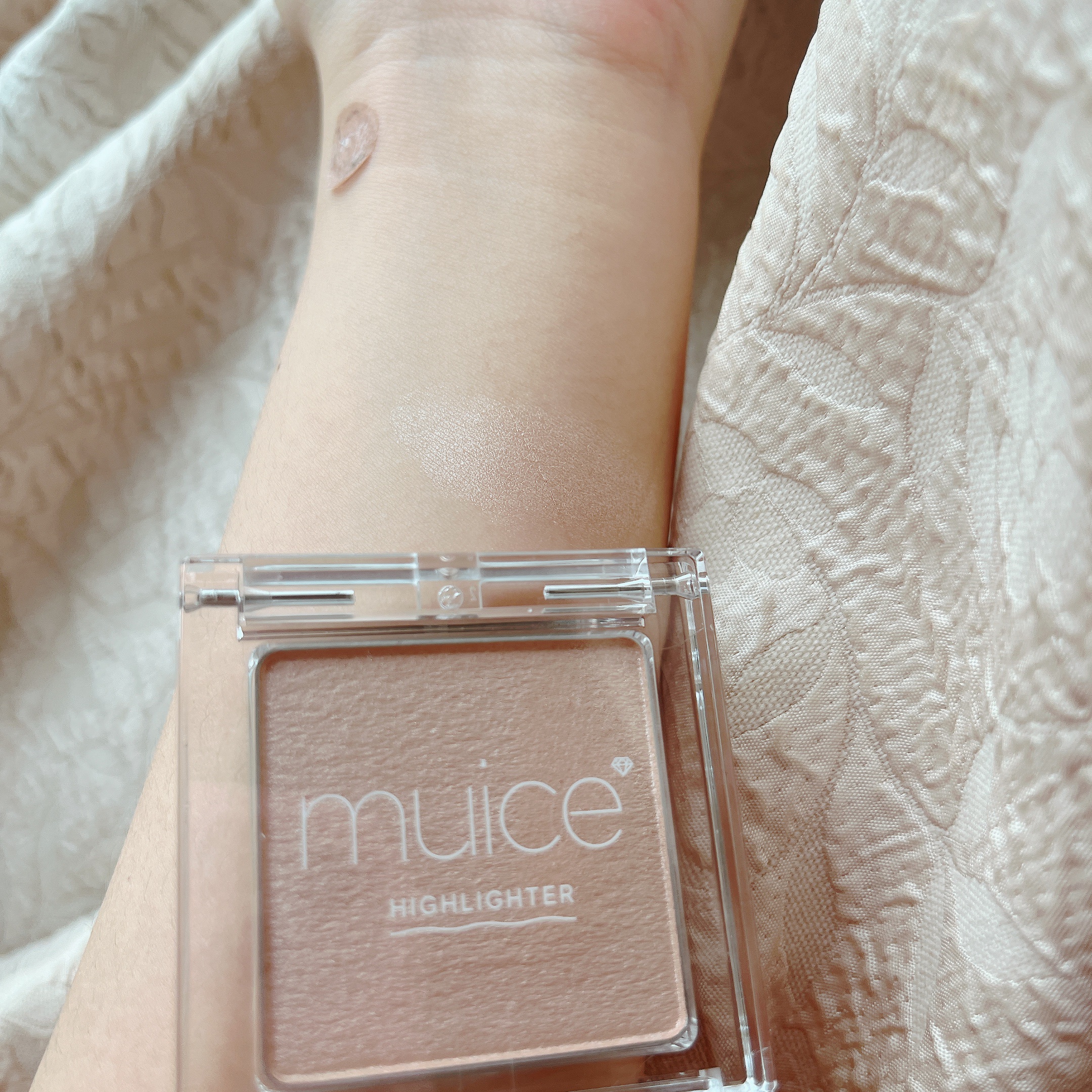 うるみハイライター 03 スハダベージュ/muice/パウダーハイライトを使ったクチコミ（2枚目）