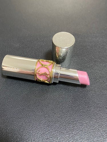 YVES SAINT LAURENT BEAUTE ルージュ ヴォリュプテ ロックシャインのクチコミ「☆YVES SAINT LAURENT BEAUTE

☆*:ぷるツヤ唇が作れるリップ

☆*.....」（2枚目）