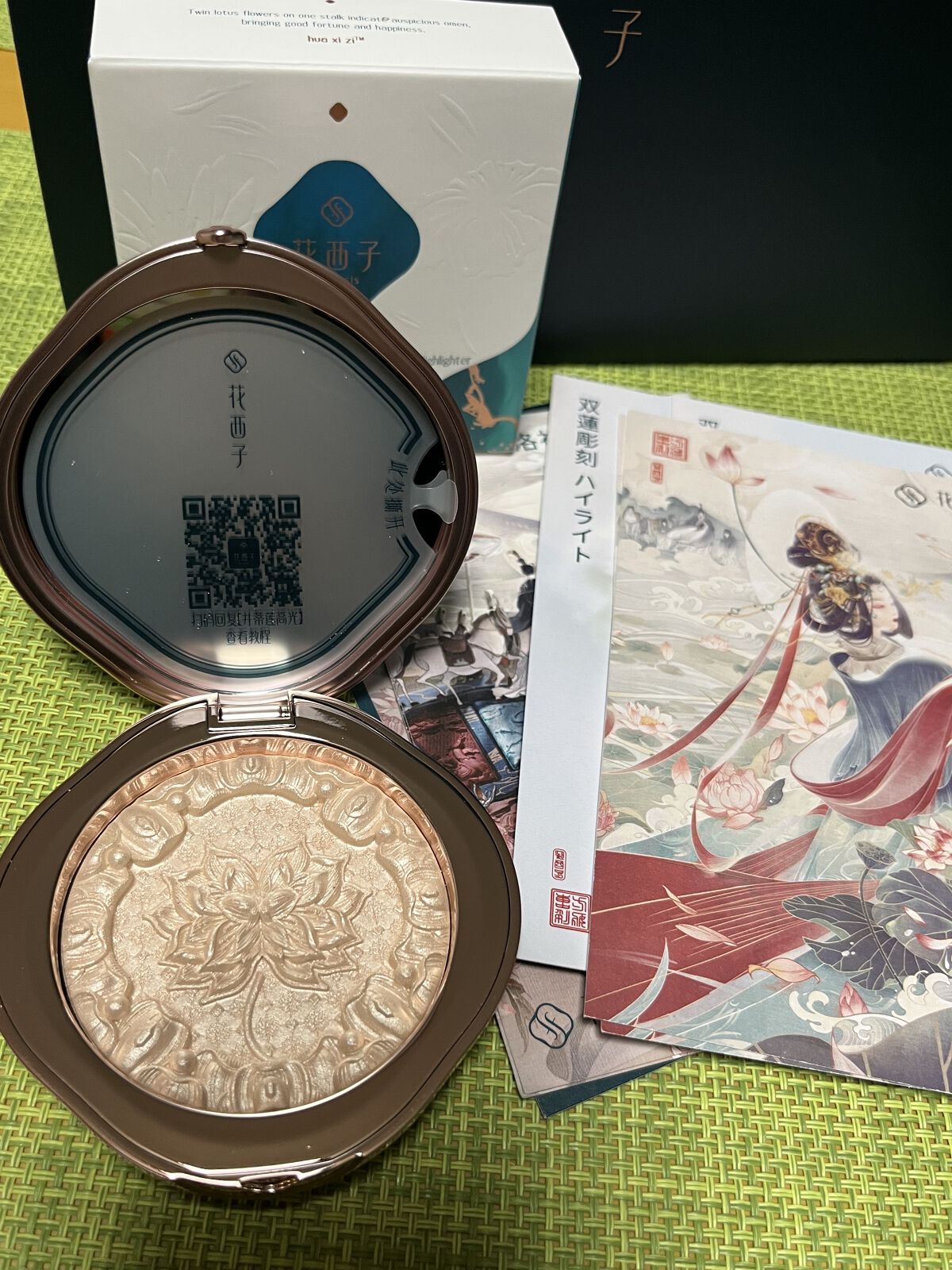 双蓮彫刻ハイライト/花西子/パウダーハイライトを使ったクチコミ（3枚目）