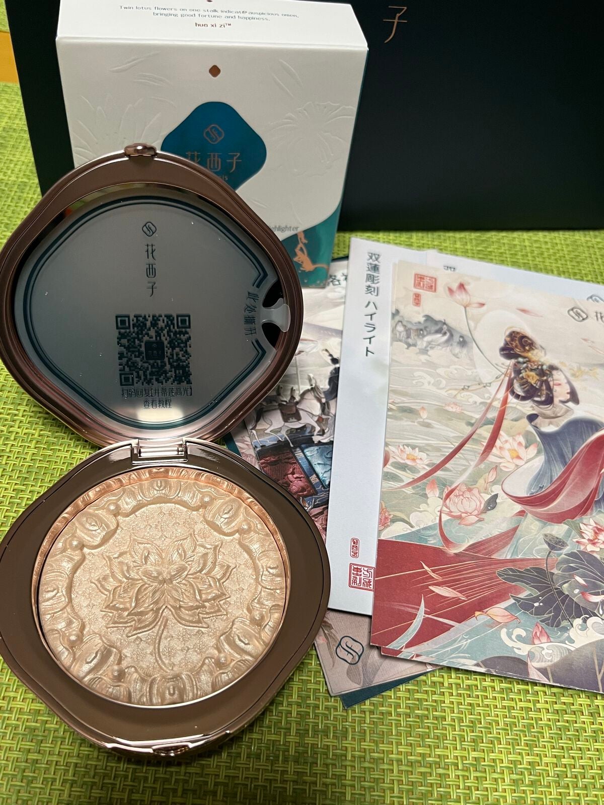 双蓮彫刻ハイライト/花西子/パウダーハイライトを使ったクチコミ(3枚目)