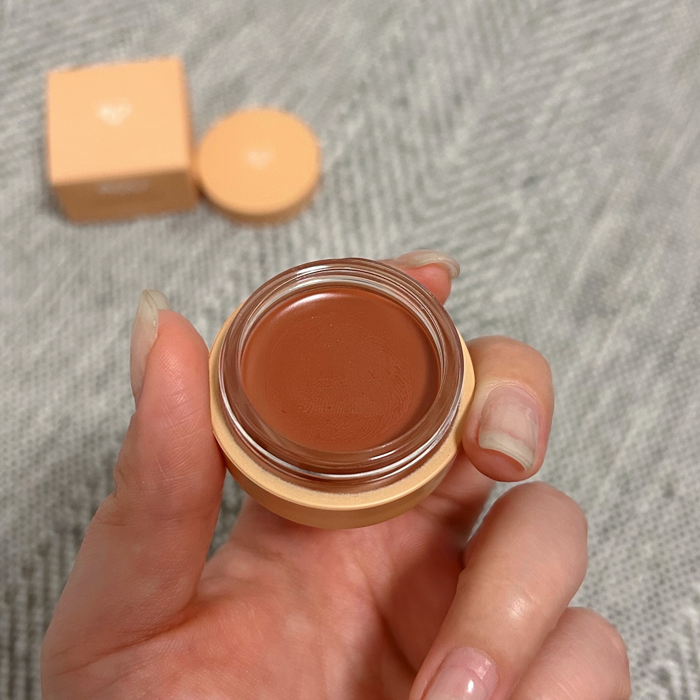 GLOWY TINT BALM/AOU/リップグロスを使ったクチコミ（2枚目）