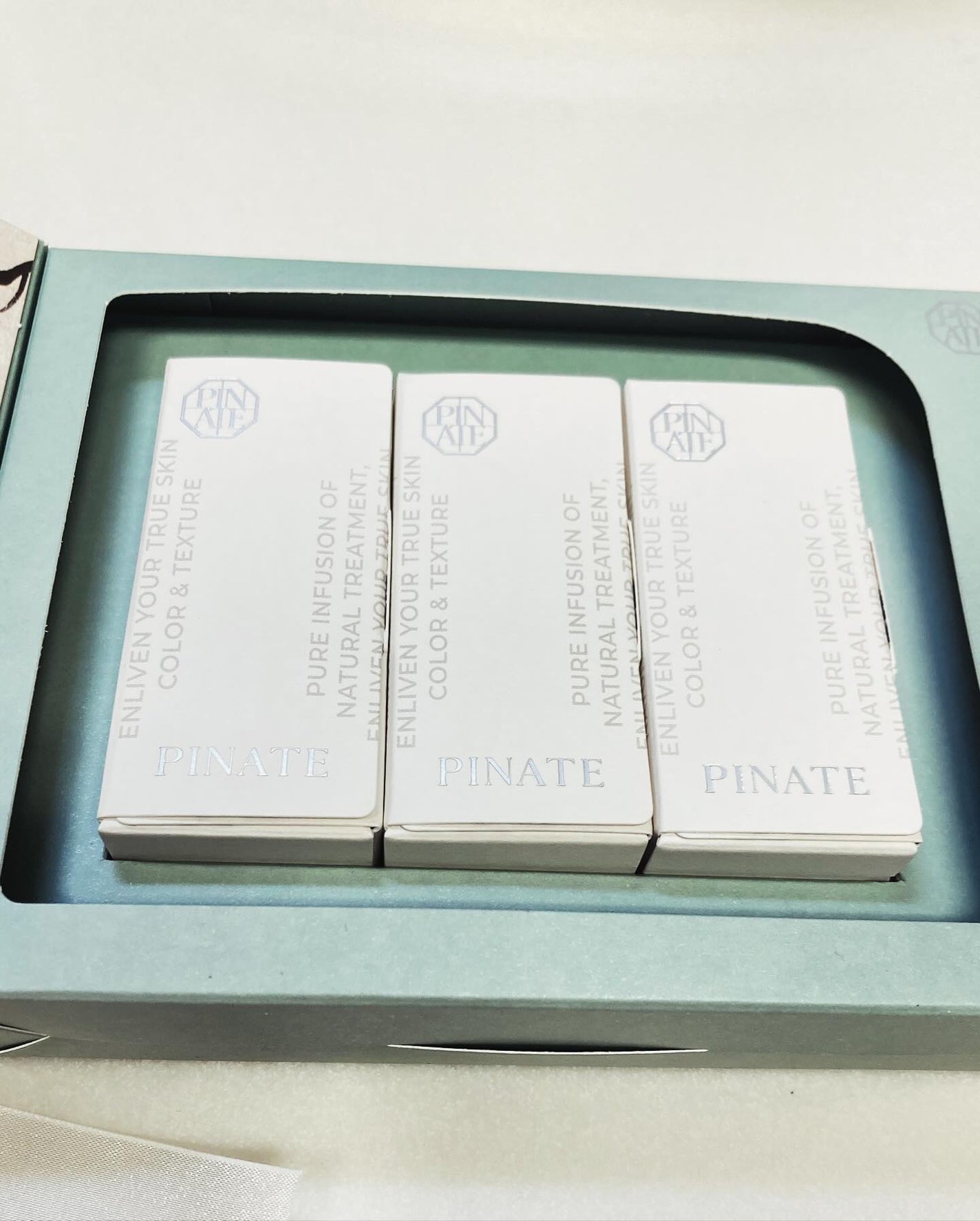 ナチュラルブルームリップオイルセラム 3色セット/PINATE/リップグロスを使ったクチコミ(4枚目)