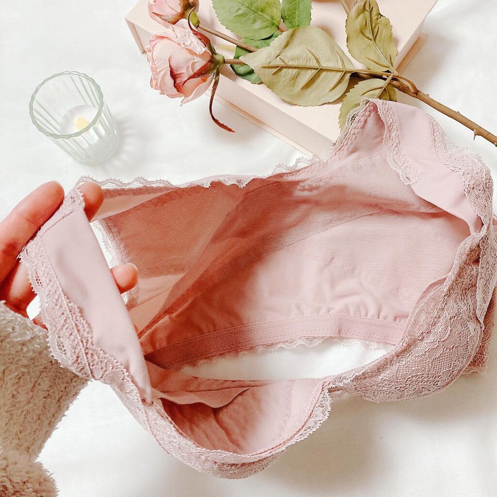 Rie_beauty on LIPS 「甘すぎない大人可愛いピンクがツボ。ナイトブラですがつけ心地がと..」(2枚目)