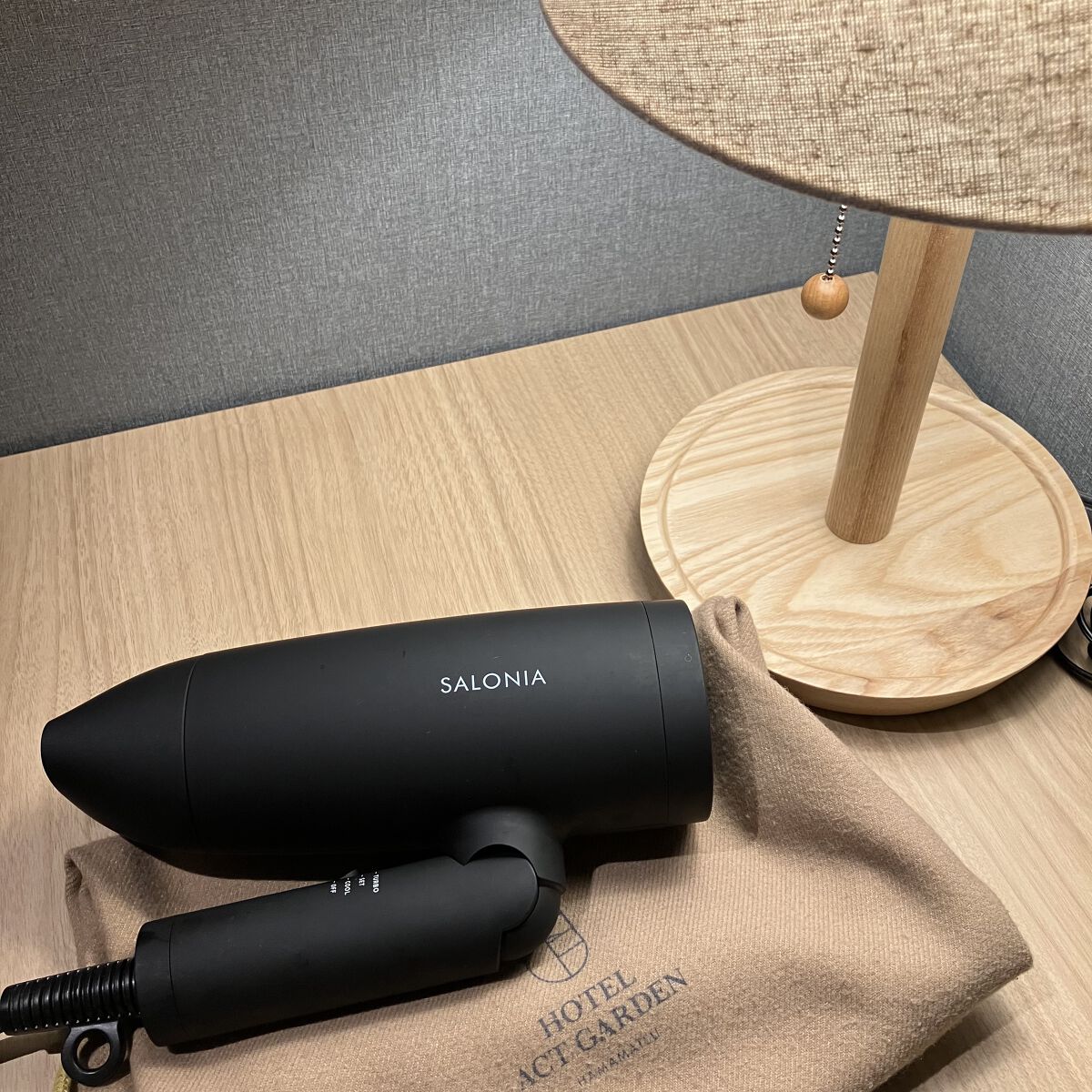 ホテルアクトガーデンハママツ
11月下旬
にて

YouTubeコメント欄から来ていただいた方ありがとうございます。

乾くのは割と早いけど、パサパサになってしまう。
どんなシャンプー等を使ったとしても、この仕上がりなんだと感じる。

この