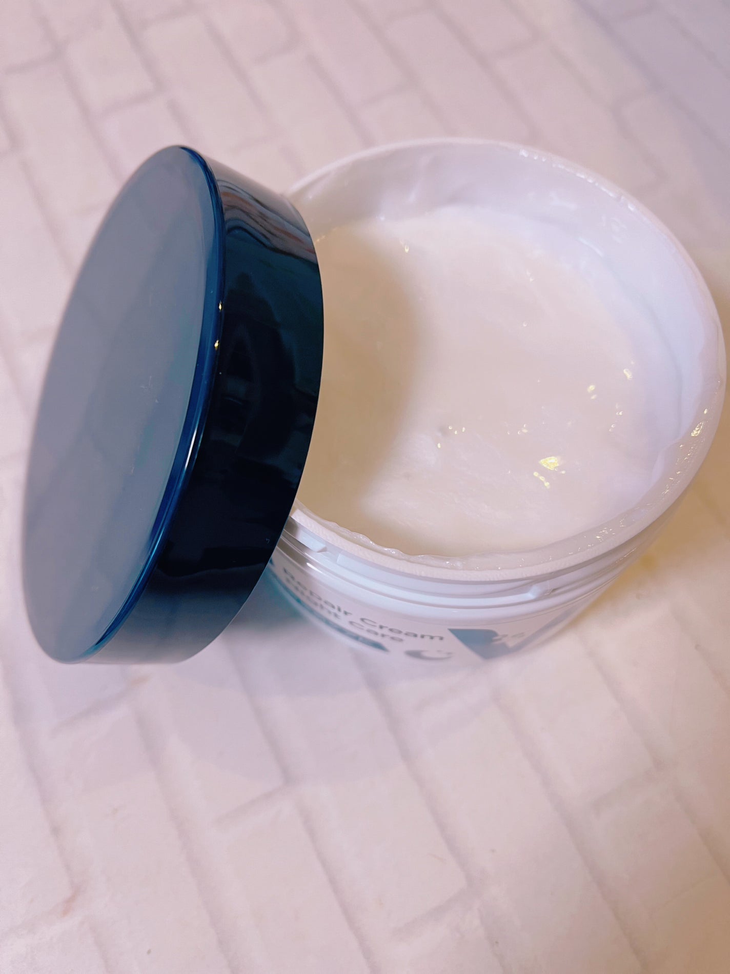 オタネ on LIPS 「レチノール*1と4種のヒアルロン酸*2配合の#ヴァセリンリペア..」(2枚目)