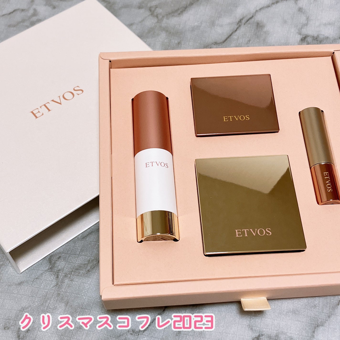 ホリデーコフレ2023〈カームピンク〉/エトヴォス/メイクアップキットを使ったクチコミ(2枚目)