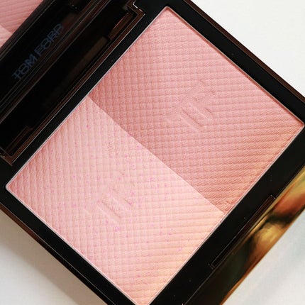 シェイド アンド イルミネイト ブラッシュ/TOM FORD BEAUTY/パウダーチークを使ったクチコミ(3枚目)