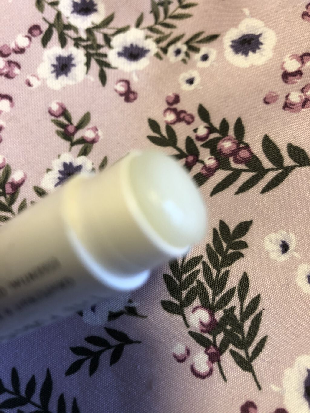 オーガニック認証 精油リップスティック スーパーポジティブ ライズ/THE PUBLIC ORGANIC/リップクリームを使ったクチコミ（2枚目）