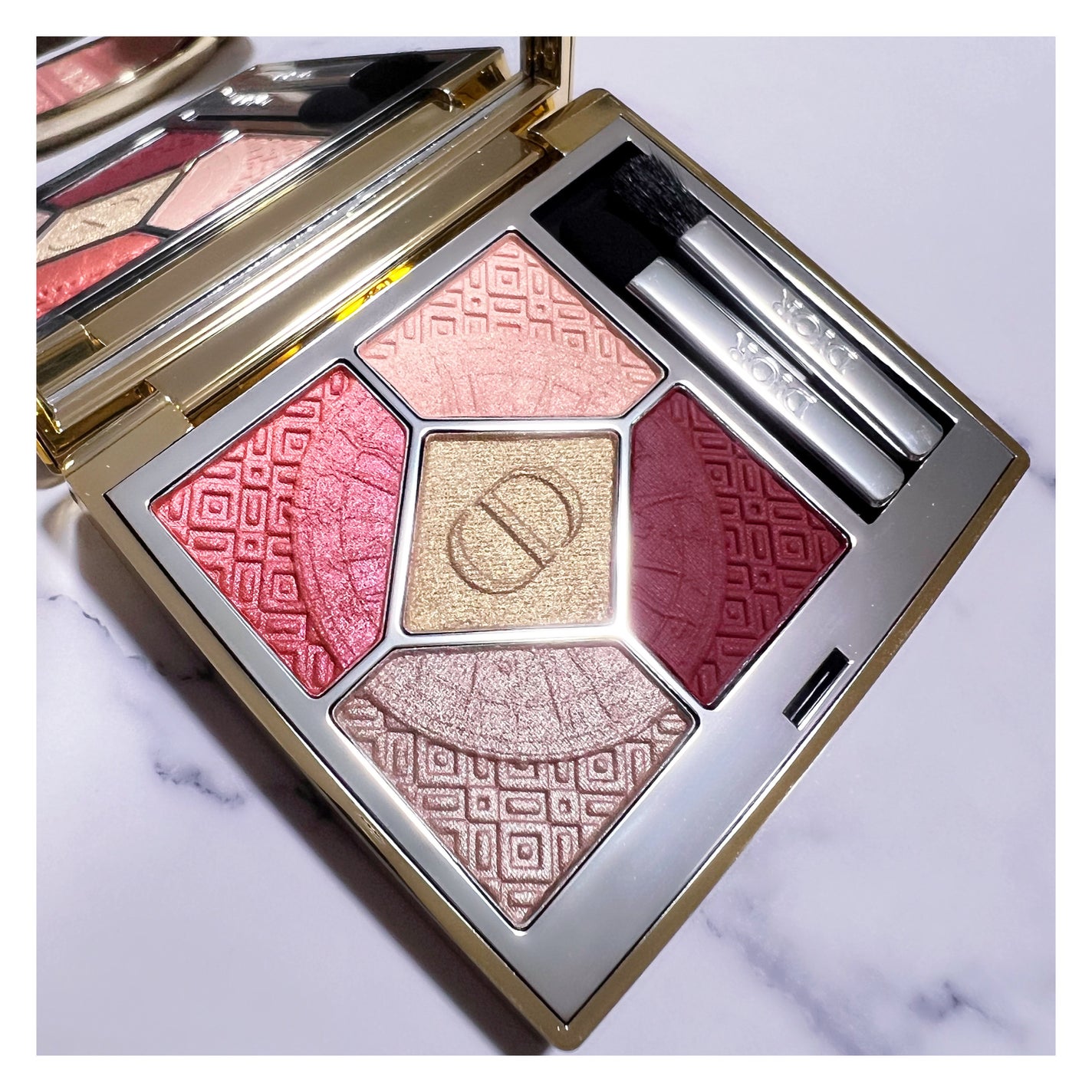 【旧】ディオールショウ サンク クルール(クリスマス コレクション 2024 限定品)/Dior/アイシャドウを使ったクチコミ(3枚目)