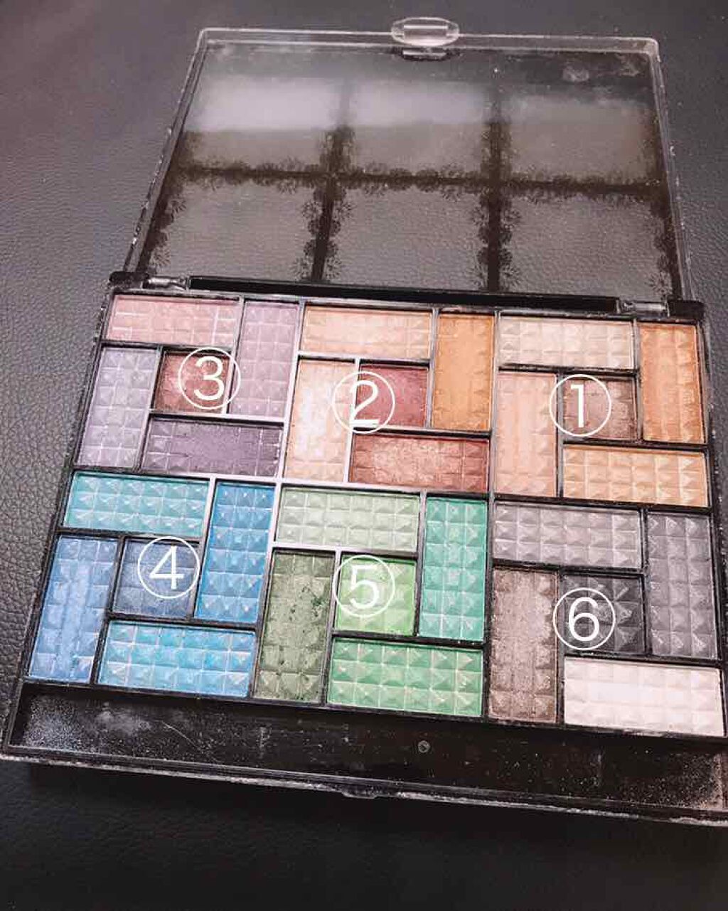 30COLORSEYESHADOWPALETTE/Dolly Angel/アイシャドウパレットを使ったクチコミ(3枚目)