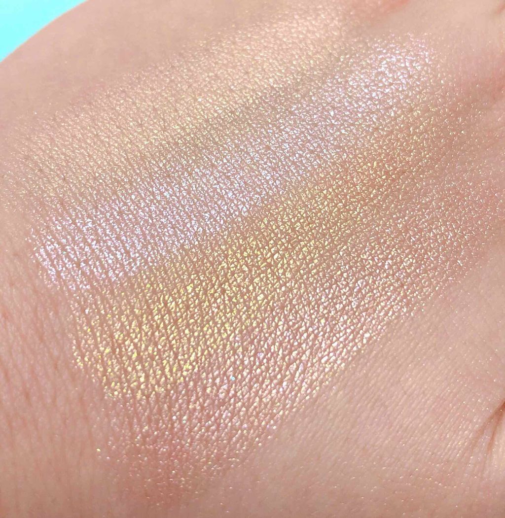 マットラディアンス ベイクドパウダー ハイライト01/ローラ メルシエ/パウダーハイライトを使ったクチコミ(2枚目)