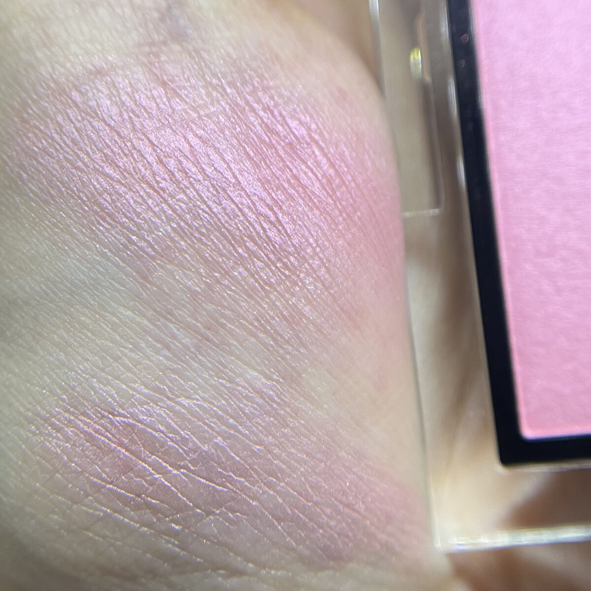 アディクション ザ ブラッシュ ニュアンサー 004N Pink Bliss/ADDICTION/パウダーチークを使ったクチコミ（2枚目）