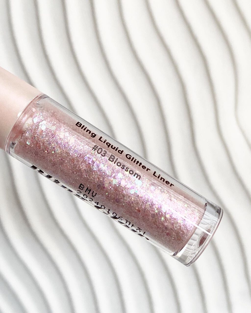 ブリンリキッドグリッターライナー/BLING GLOW/グリッターを使ったクチコミ（3枚目）