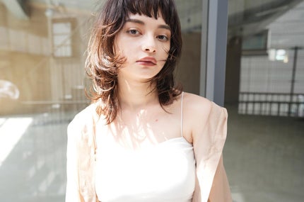 HARUNA on LIPS 「レイヤーさらっと顔周りカット✂️.個性的なオン眉前髪カット✂️..」(4枚目)