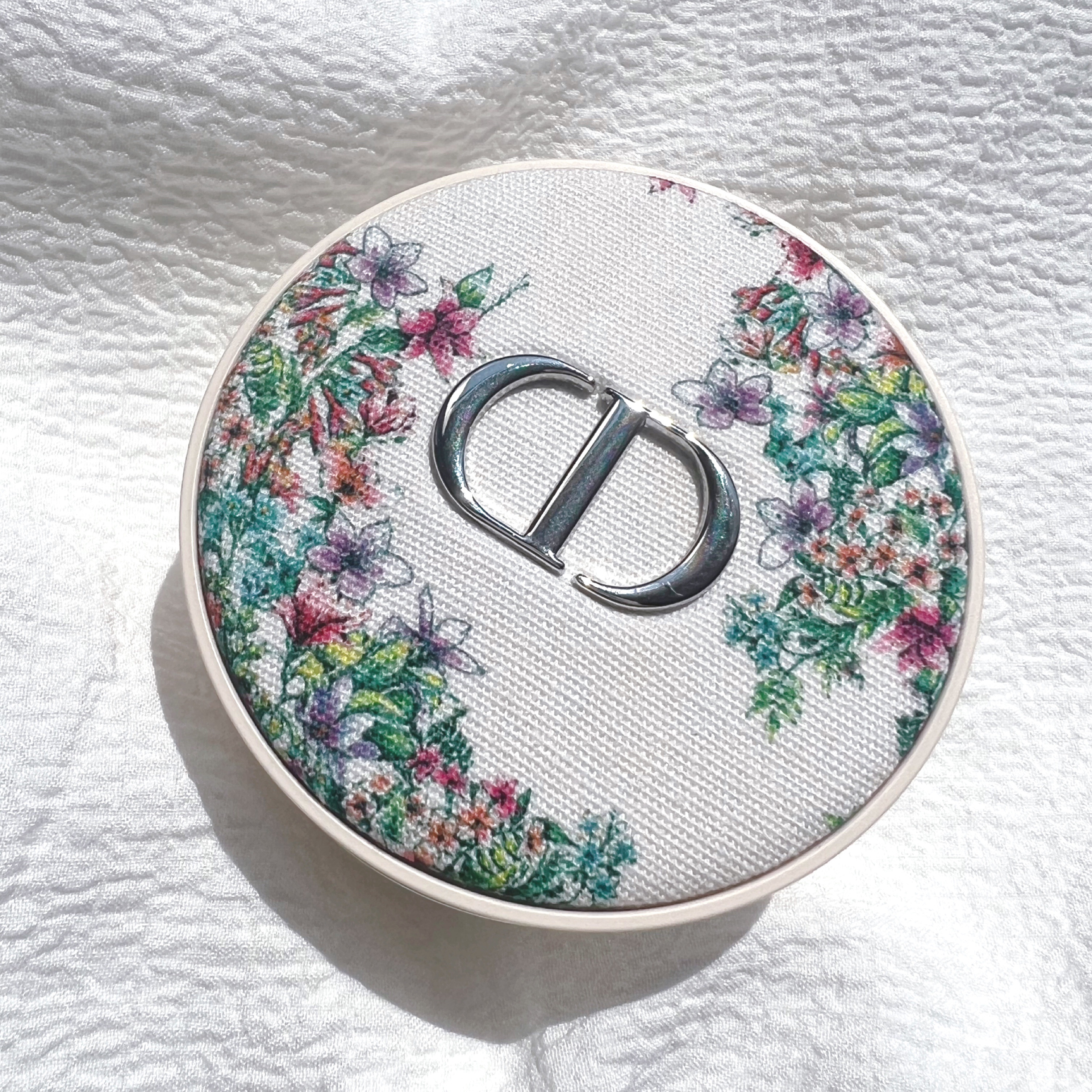 ディオールスキン フォーエヴァー クッション パウダー/Dior/ルースパウダーを使ったクチコミ（1枚目）