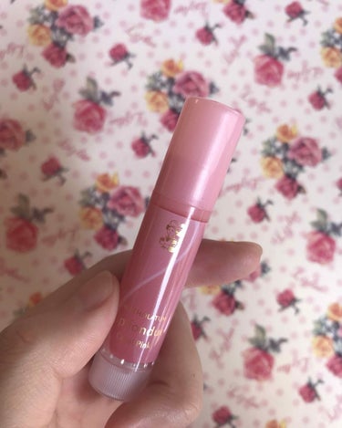 

こんにちは❤︎


メンソレータムのLip foudueコーラルピンクを買ってみました✨


唇に塗ってみると、体温でじゅわっと溶ける感じでした！！
コーラルピンクって書いてあるけど個人的には色はあ