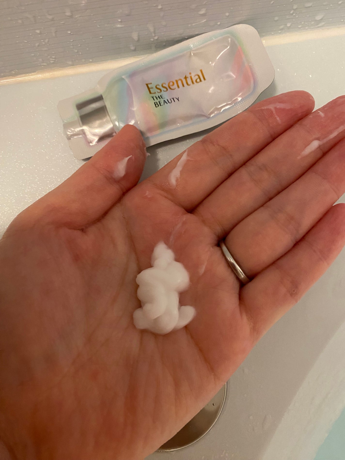 ザビューティ うるツヤチャージヘアパック/エッセンシャル/ヘアマスク・ヘアパックを使ったクチコミ(3枚目)