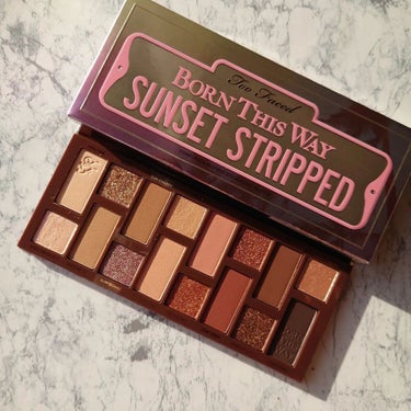 ボーンディスウェイ サンセット ストリップ アイシャドウ パレット/Too Faced/アイシャドウパレットを使ったクチコミ（2枚目）