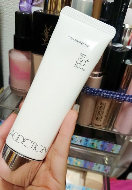 ADDICTION スキンプロテクターのクチコミ「
ADDICTIONの日焼け止め兼ベース!
真っ白で少し水っぽい、べたべたせずすっとのびる日.....」(3枚目)