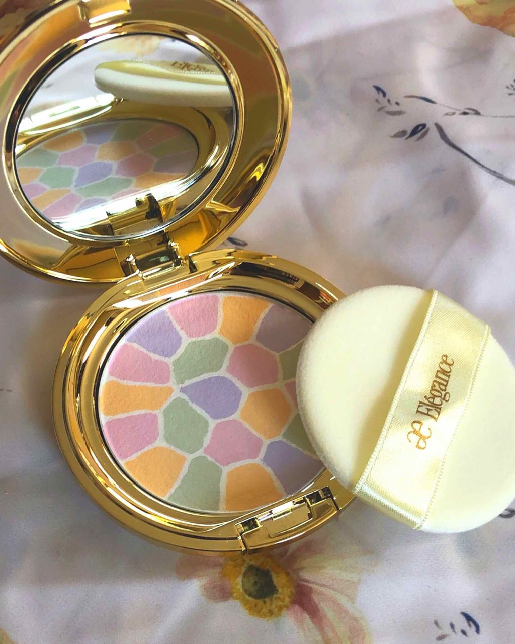 ラ プードル オートニュアンス V ゴージャス/Elégance/プレストパウダーを使ったクチコミ（1枚目）