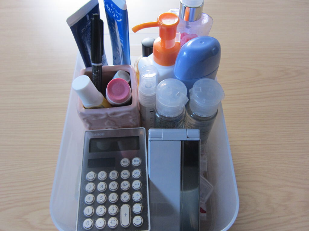 無印良品 ポリプロピレン メイクボックス 1/2のクチコミ「　皆さん、こんばんは！
　
　私が以前から愛用している、無印良品のケースをご紹介します！.....」（1枚目）