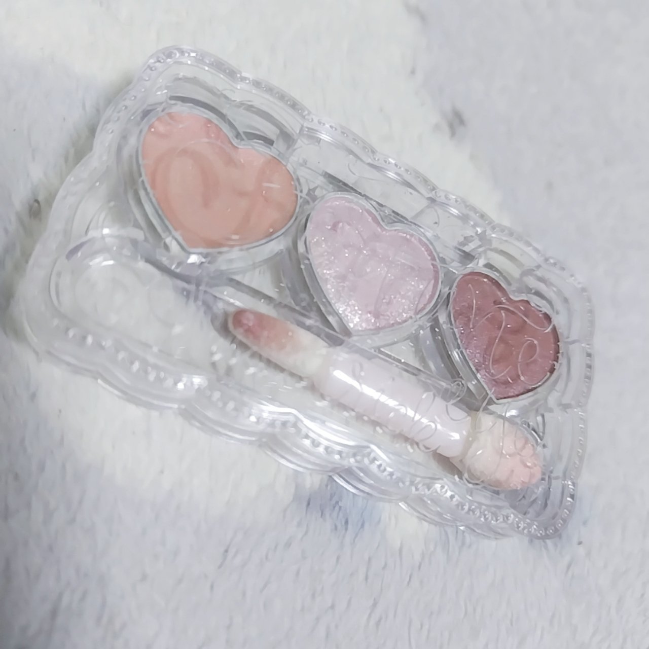 プリズムトリック 02 オーロラモーヴ/フォーチュン/アイシャドウパレットを使ったクチコミ（2枚目）