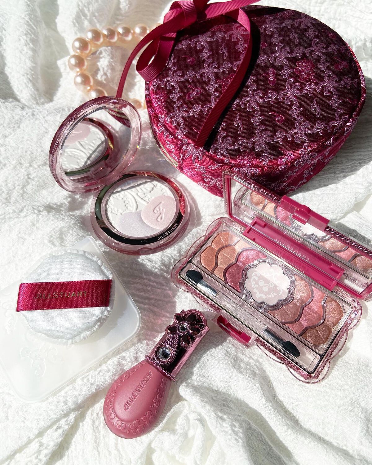 ジルスチュアート ミッドナイトチェリー コレクション ポーチ/JILL STUART/メイクアップキットを使ったクチコミ（1枚目）