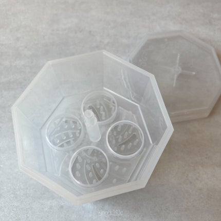 メイクブラシクリーナー/DAISO/その他化粧小物を使ったクチコミ(2枚目)