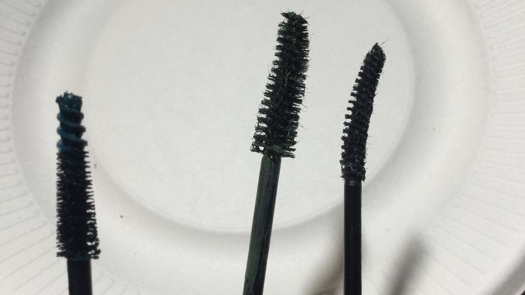 グリッターアイライナー＆アイシャドウ2in1/SHEDELLA/リキッドアイライナーを使ったクチコミ（3枚目）