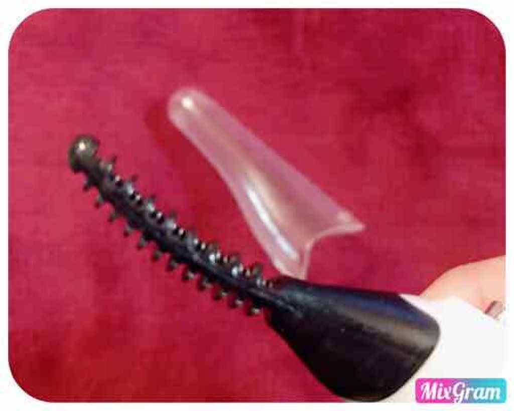 FESTINO HOT EYELASH CURLERのクチコミ「FESTINO  HOT EYELASH CURLERです。

1600円くらいでした。
こう.....」（2枚目）