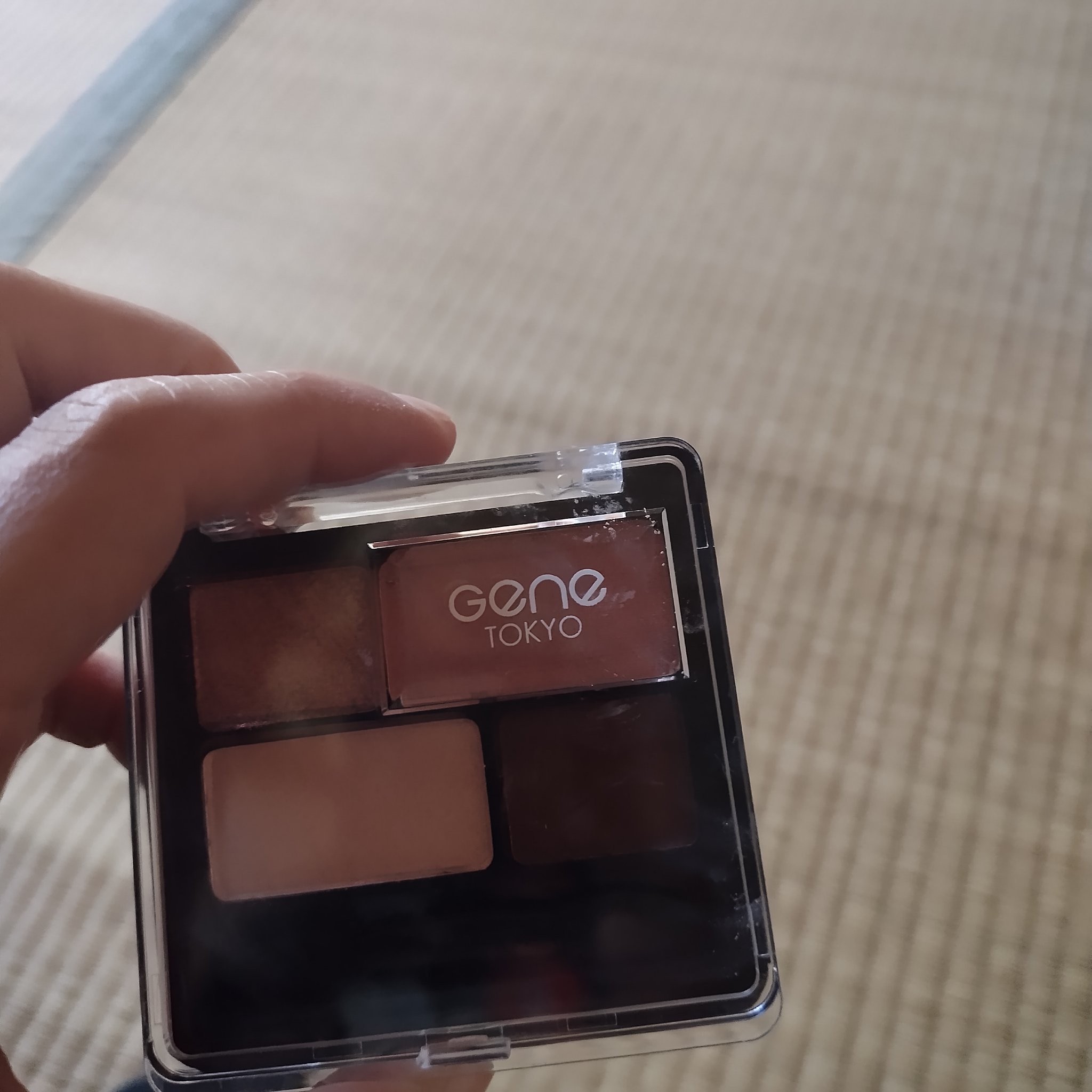 リラクシーアイシャドウ/GENE TOKYO/アイシャドウパレットを使ったクチコミ（2枚目）