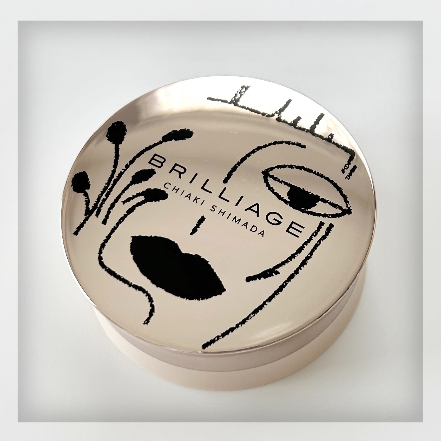 パウダリーファンデーション オーセンティックウーマン ロングステイ サテンヴェール/ブリリアージュ/パウダーファンデーションを使ったクチコミ（2枚目）