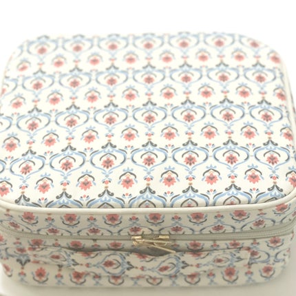 natsumi on LIPS 「MyLittleBox@my_little_box_japan..」(6枚目)