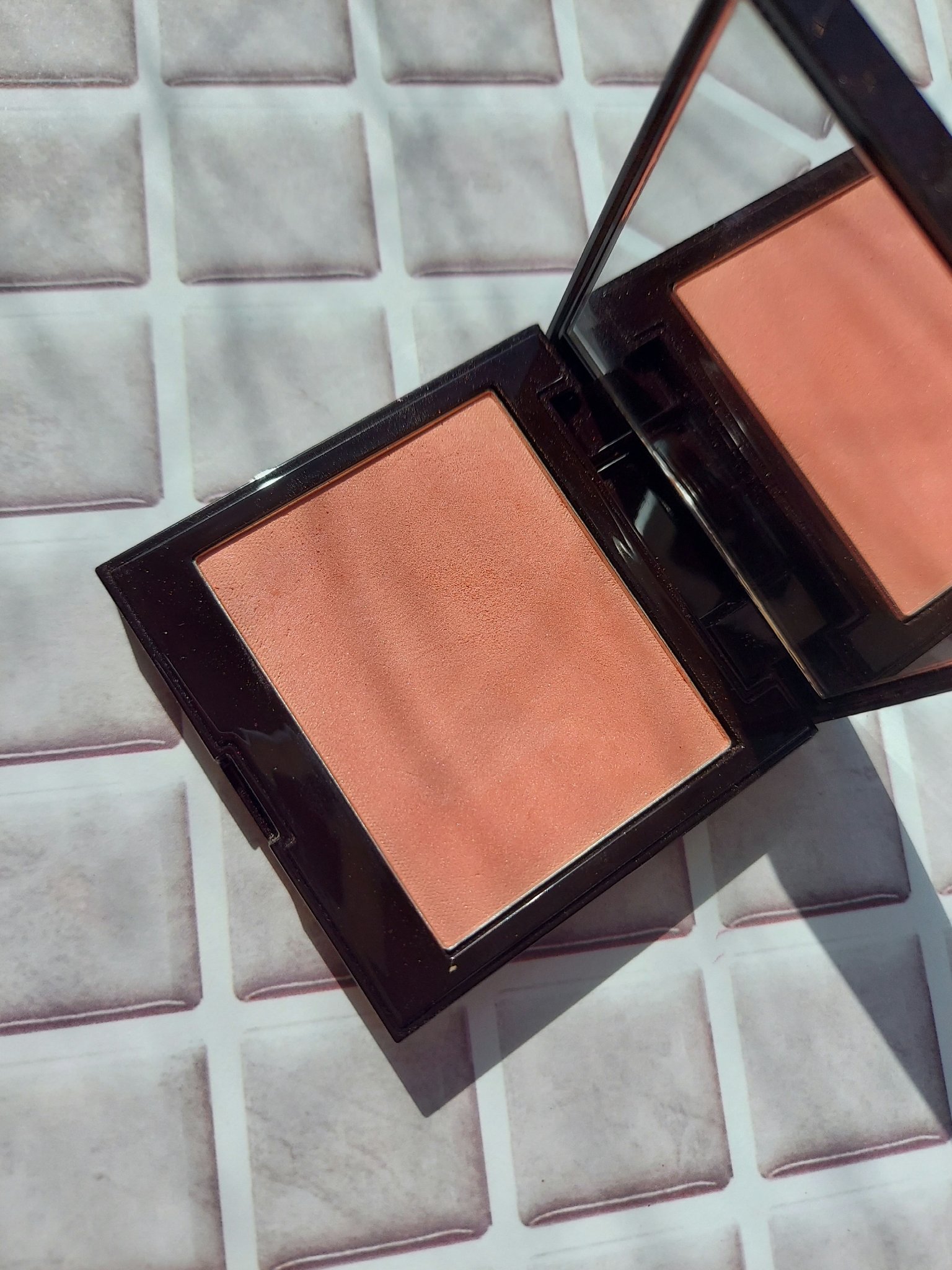 ブラッシュ カラー インフュージョン 14 WATERMELON/ローラ メルシエ/パウダーチークを使ったクチコミ（1枚目）