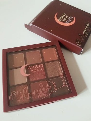 ETUDE Play color eyes CHILLY MOON

cuuuuute! I bought it online. Delivery was a little late in this d