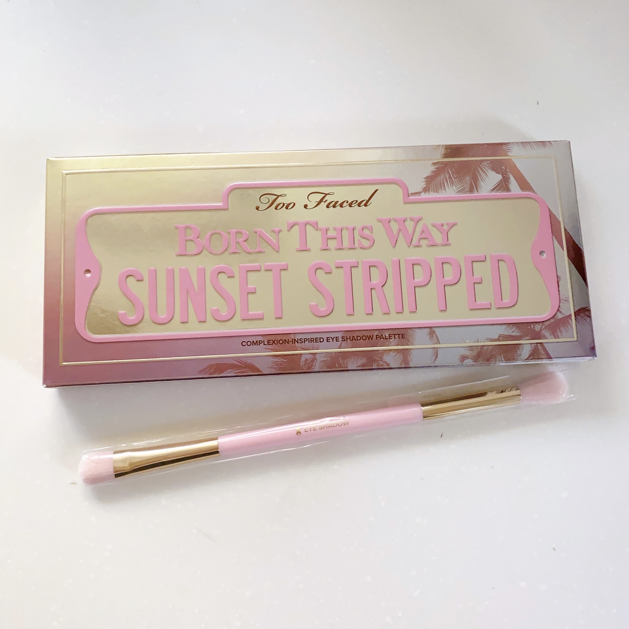 Too Faced ボーンディスウェイ サンセット ストリップ アイシャドウ パレットのクチコミ「\Too Faced ボーンディスウェイ サンセット ストリップ アイシャドウ パレット/

.....」（3枚目）