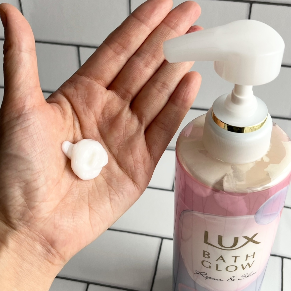 ラックス バスグロウ リペア＆シャイン ヘアブースター/LUX/洗い流すヘアトリートメントを使ったクチコミ（3枚目）