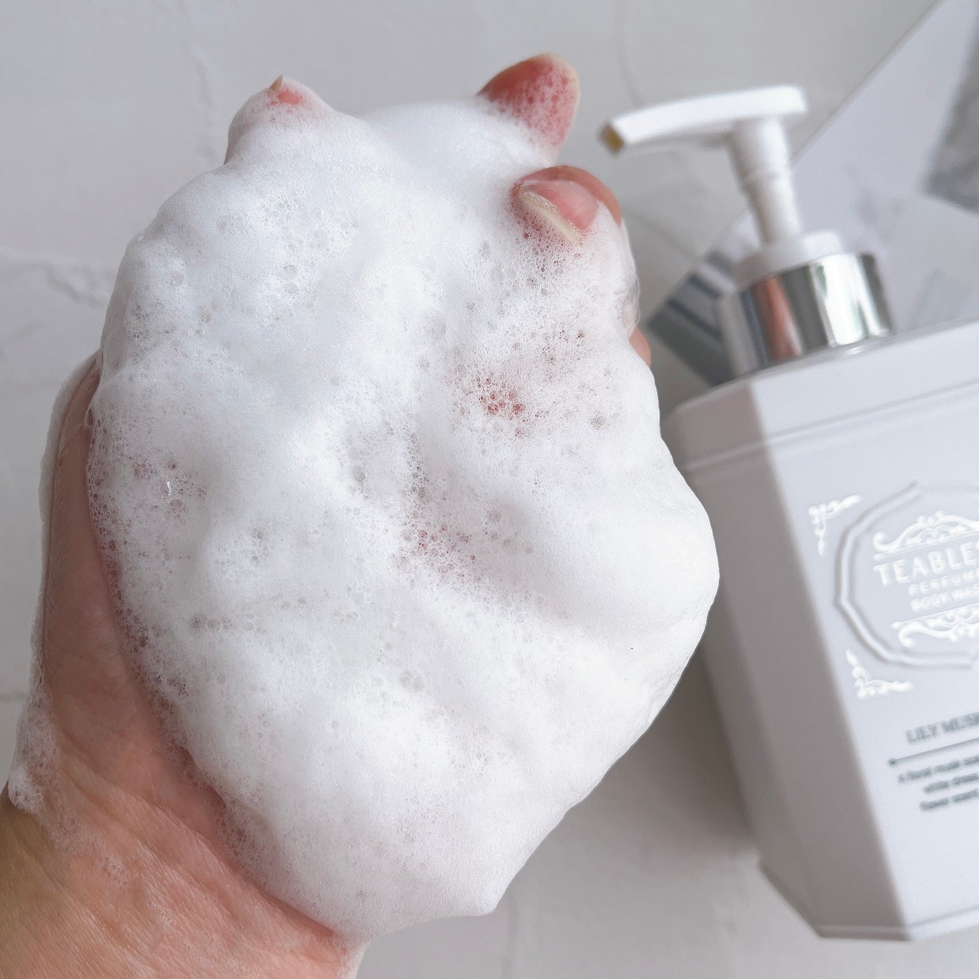 パフュームボディローション リリィムスクホワイトティー/TEABLESS/ボディローションを使ったクチコミ(4枚目)