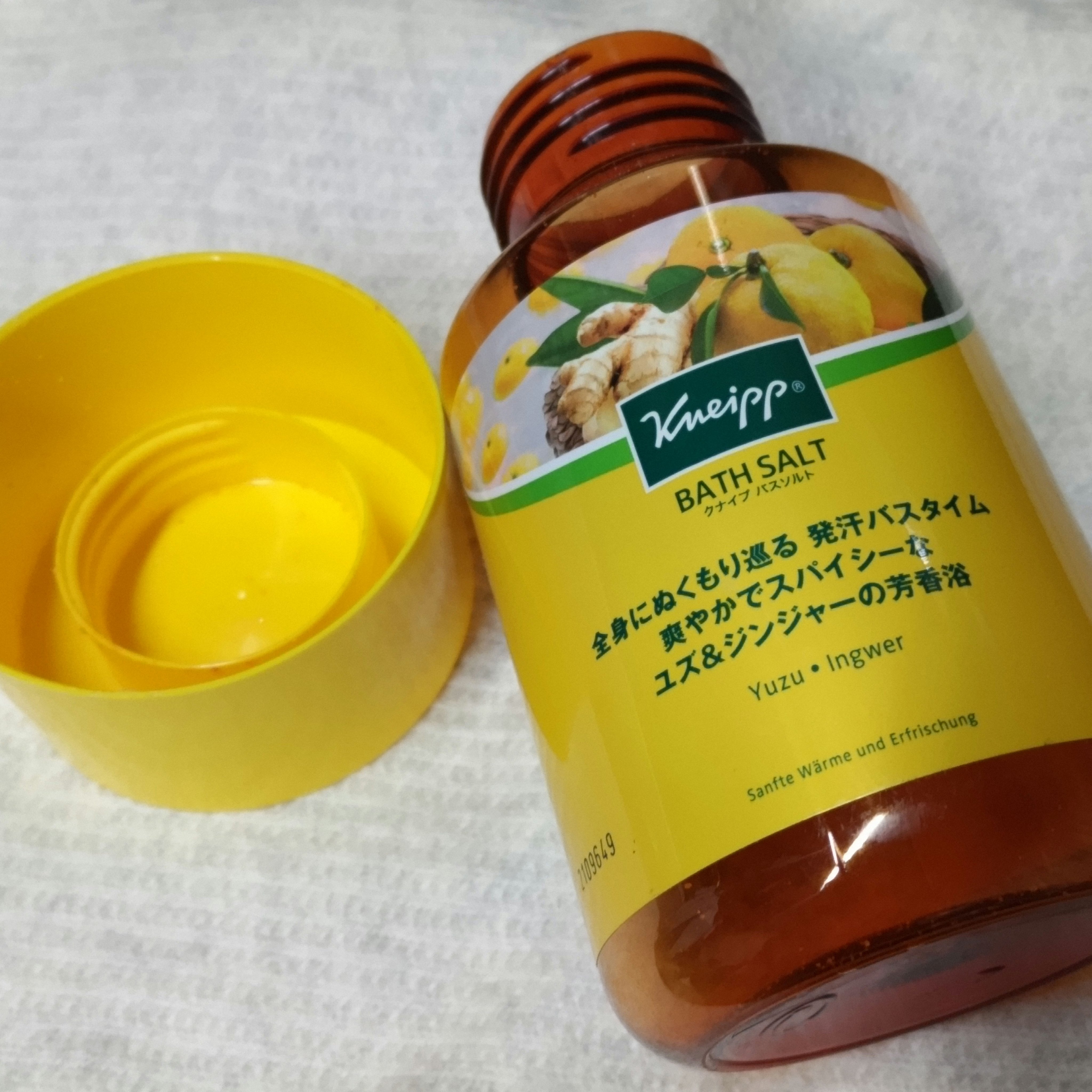 クナイプ バスソルト ユズ＆ジンジャーの香り 850g【旧】/クナイプ/無機塩系入浴剤を使ったクチコミ（1枚目）
