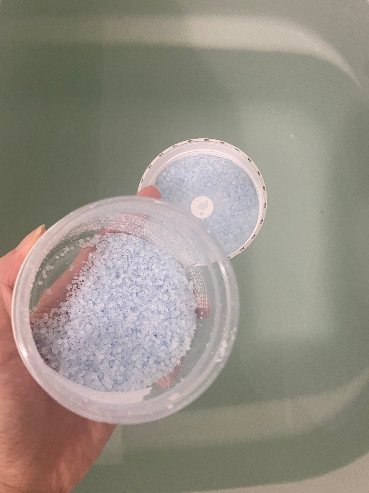 サムシングピュアブルー セント バスソルト/JILL STUART/無機塩系入浴剤を使ったクチコミ(3枚目)