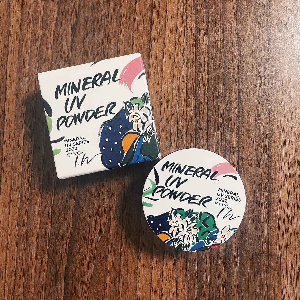 ミネラルUVパウダー ペールラベンダー(LEE IZUMIDA限定デザイン)/エトヴォス/ルースパウダーを使ったクチコミ（1枚目）