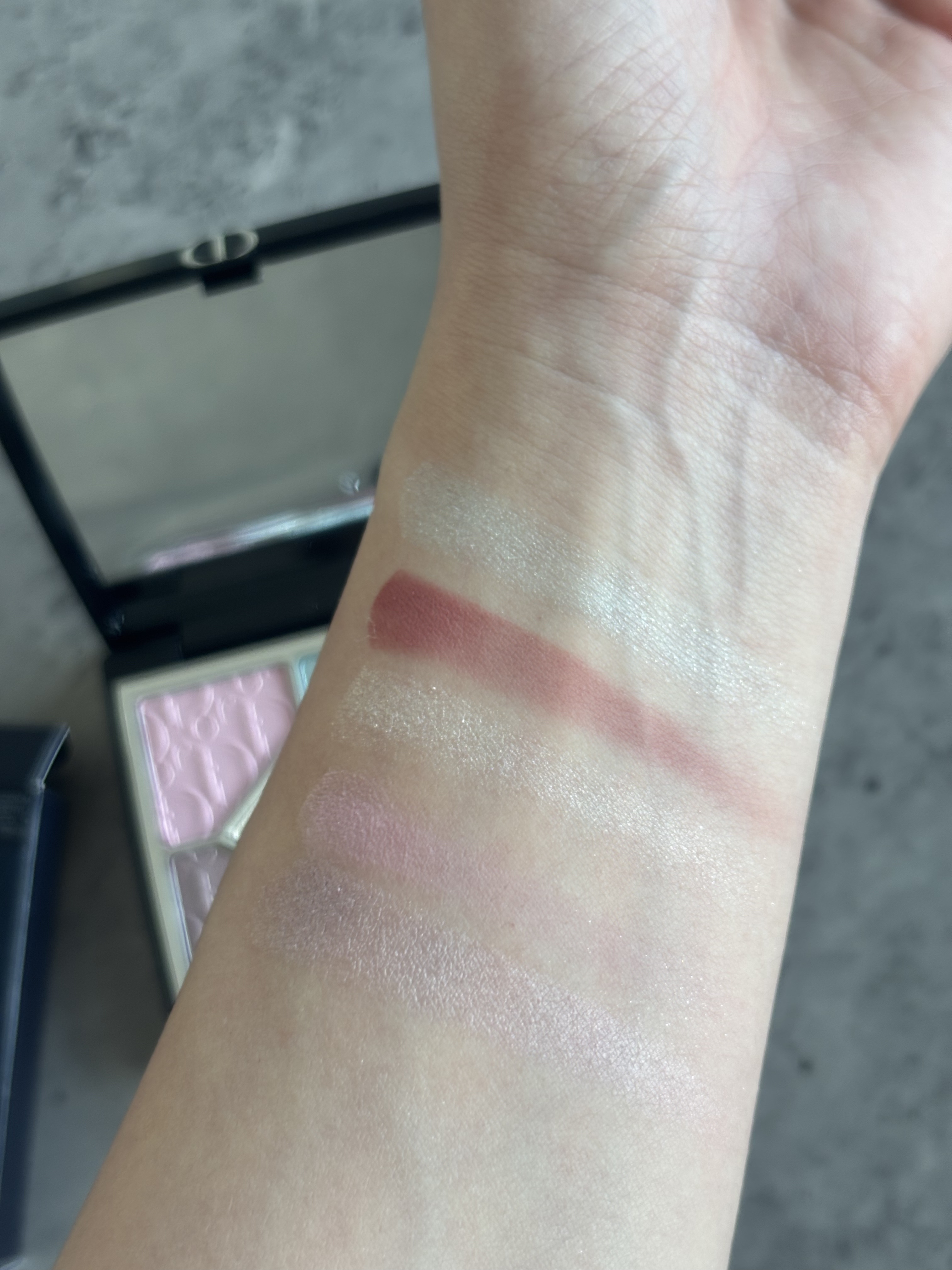 【旧】ディオールショウ サンク クルール（スプリング コレクション 2025 限定品）/Dior/アイシャドウを使ったクチコミ（3枚目）