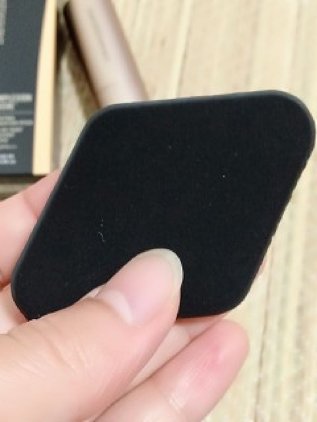 デュアルサイド シリコン ブレンダー/bareMinerals/パフ・スポンジを使ったクチコミ（1枚目）