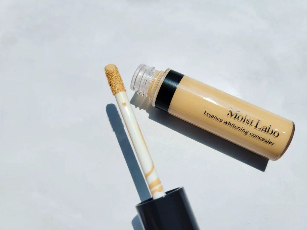 モイストラボ エッセンス薬用美白コンシーラー/Moist Labo/リキッドコンシーラーを使ったクチコミ(2枚目)