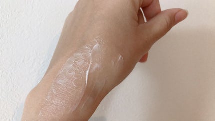 ウェルネス ボディジェルクリーム ユーカリ& ローズマリー/THE BODY SHOP/ボディクリームを使ったクチコミ(4枚目)