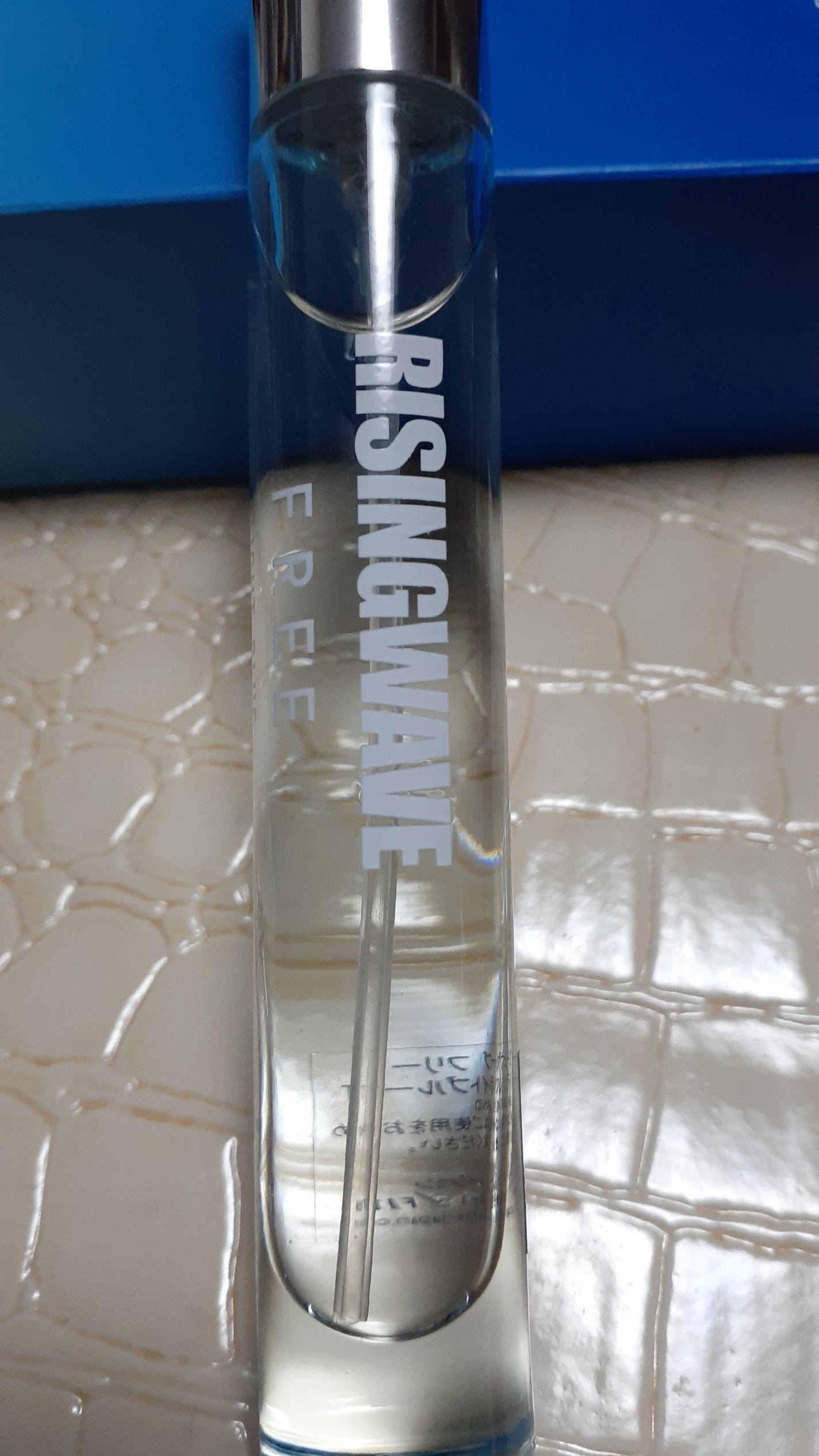 ライジングウェーブ フリー ライトブルー オードトワレ MINI/ライジングウェーブ/香水(レディース)を使ったクチコミ(1枚目)