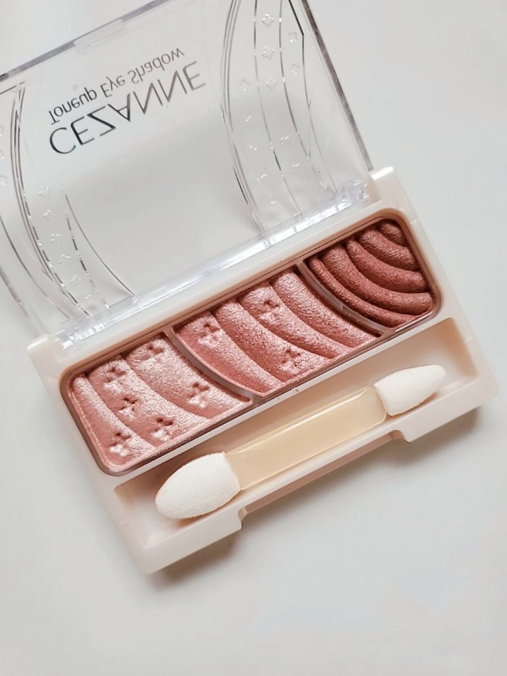 トーンアップアイシャドウ/CEZANNE/アイシャドウパレットを使ったクチコミ(2枚目)