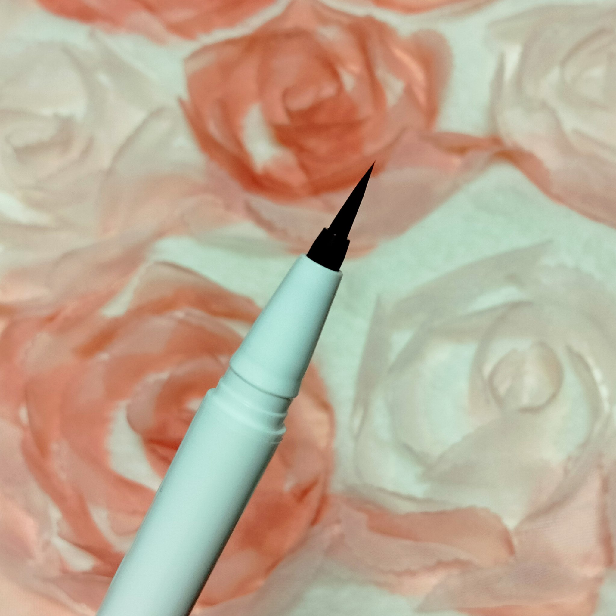 リキッドアイライナー/ルルズコスメティコ/リキッドアイライナーを使ったクチコミ（3枚目）