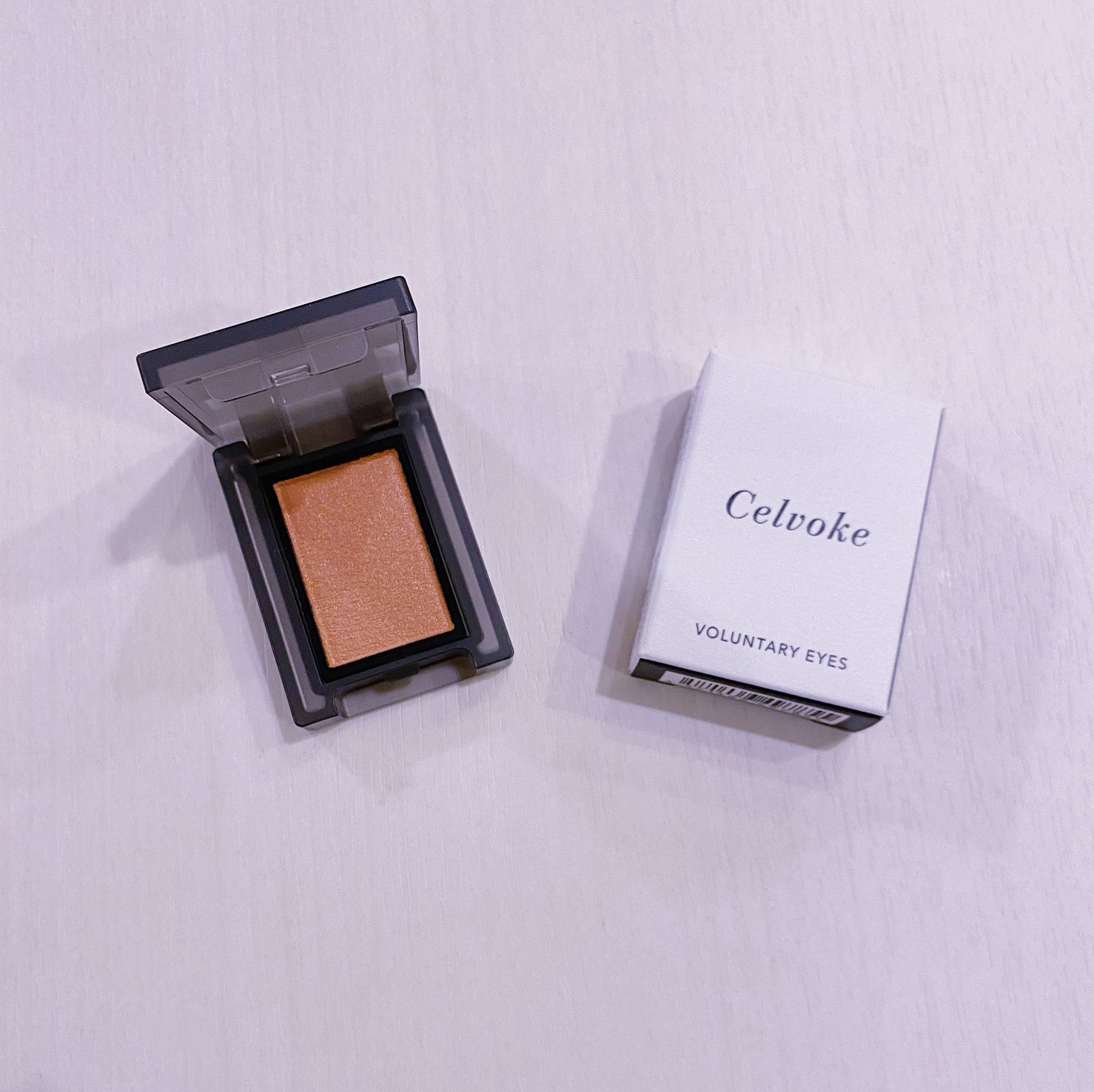 セルヴォーク ヴォランタリー アイズ/Celvoke/単色アイシャドウを使ったクチコミ(2枚目)